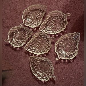 6 Vintage Anchor Hocking, clear, grape pattern dishes. 7”x4.5”